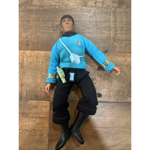 Vintage 1974 Mego Star Trek Mr. Spock 8” W/ Uniform Belt Phaser Communicator - Picture 2 of 9